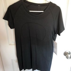 Black Lululemon workout shirt